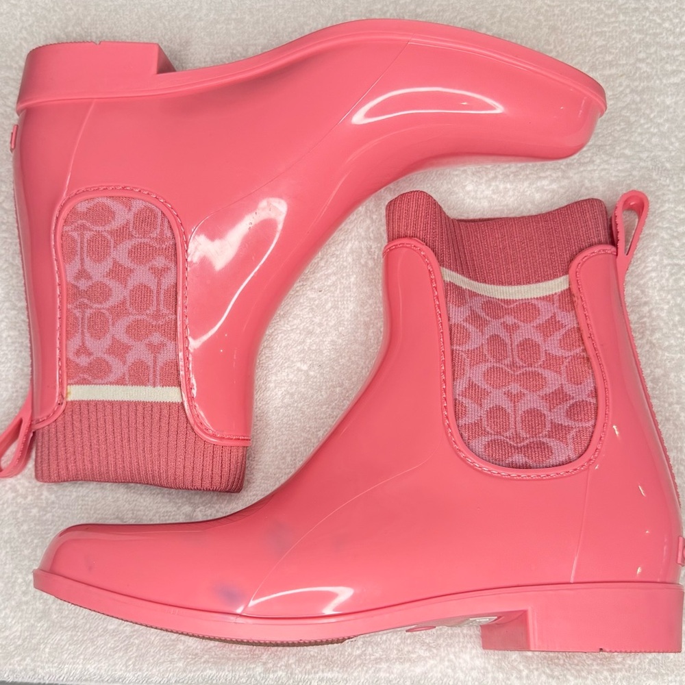 Coach Womens rain boots size 8, pink, with signature coach logo sock upper - Picture 3 of 10